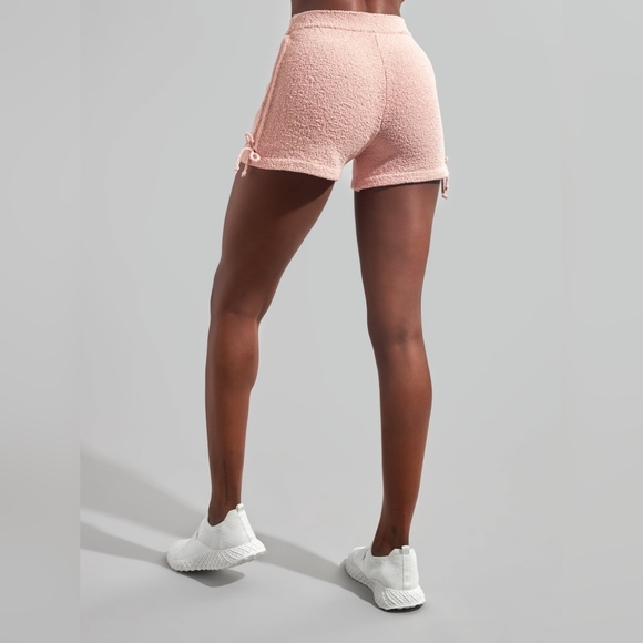 Buffbunny Loop Yarn Set (Cami + Shorts) - Picture 2 of 7